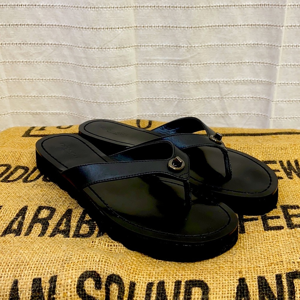 COACH SHELLY TURN LOCK CHARM FLIP FLOP SANDAL